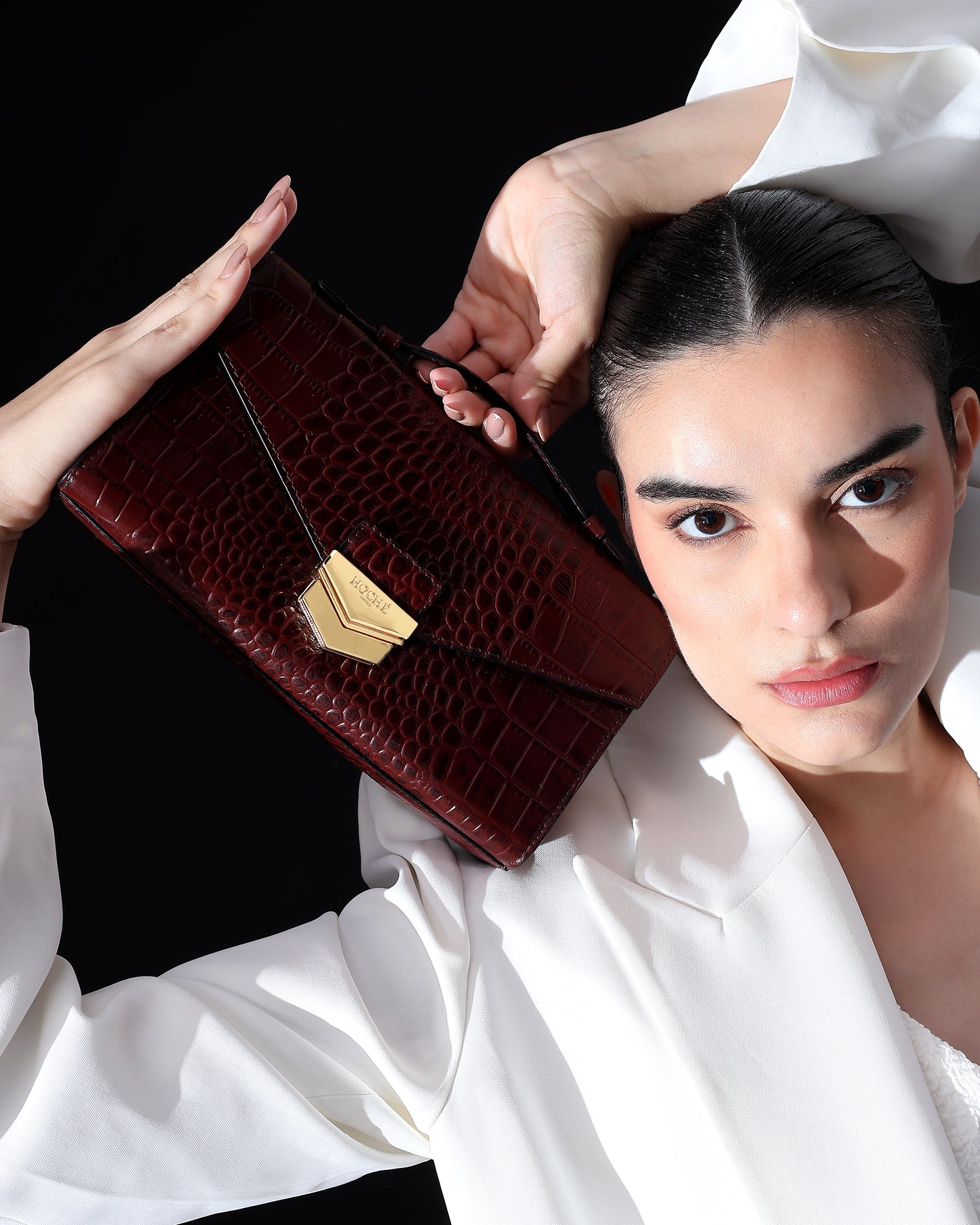 AIDA TOP HANDLE SLING BAG